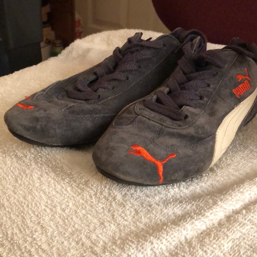 Puma sneaker grey and orange logo white stripe